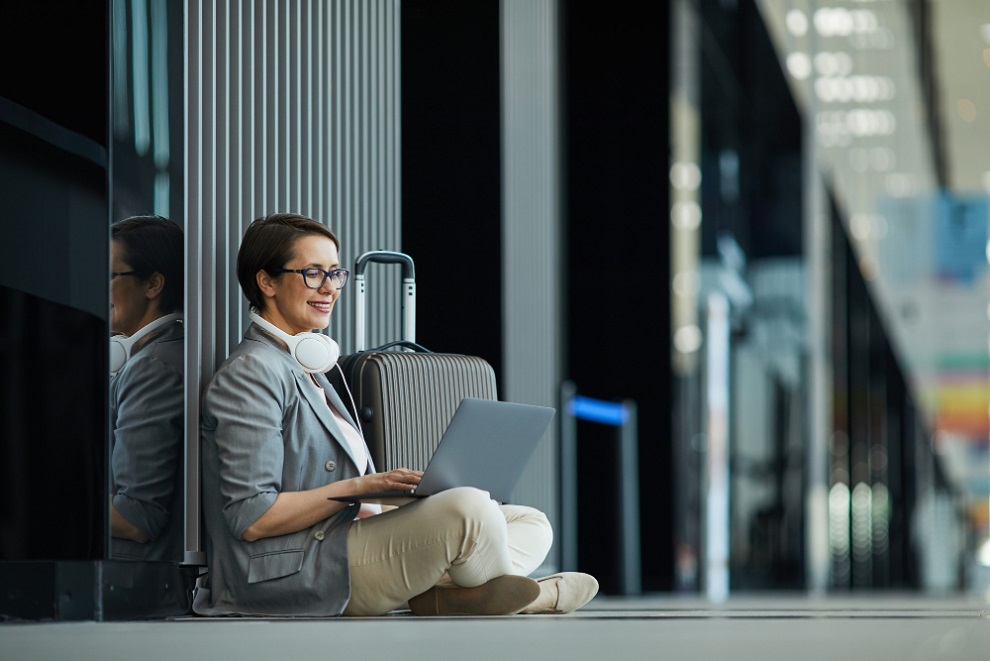 smiling-lady-working-airport-lobby