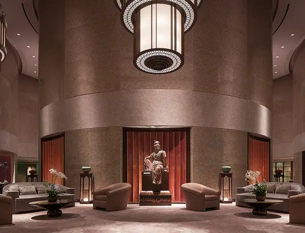 Shangri-La's Far Eastern Plaza Hotel