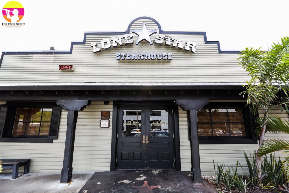 Lone Star Steakhouse Entry Gate