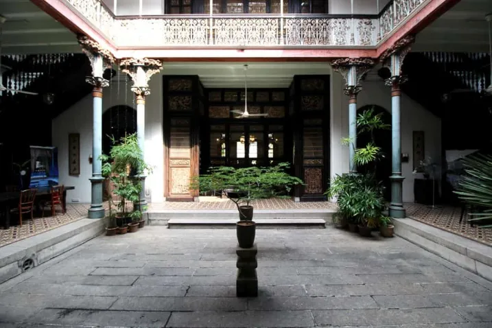 boutique-hotel-penang-island-blue-mansion-architecture